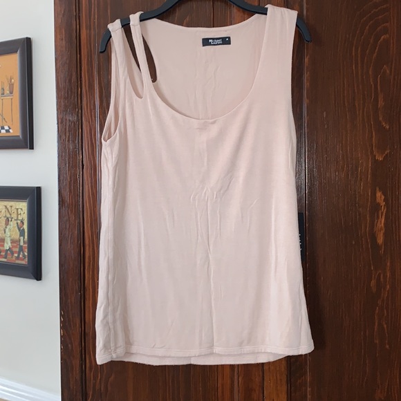 Brand New Dwayne Tank in Warm Beige Michael Lauren - Picture 4 of 6